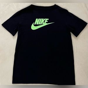 YOUTH GIRLS NIKE T-SHIRT MEDIUM *USED*
